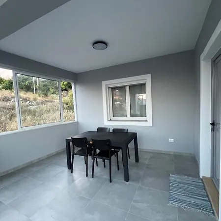 Valley Oasis - Modern With View Sarandë
